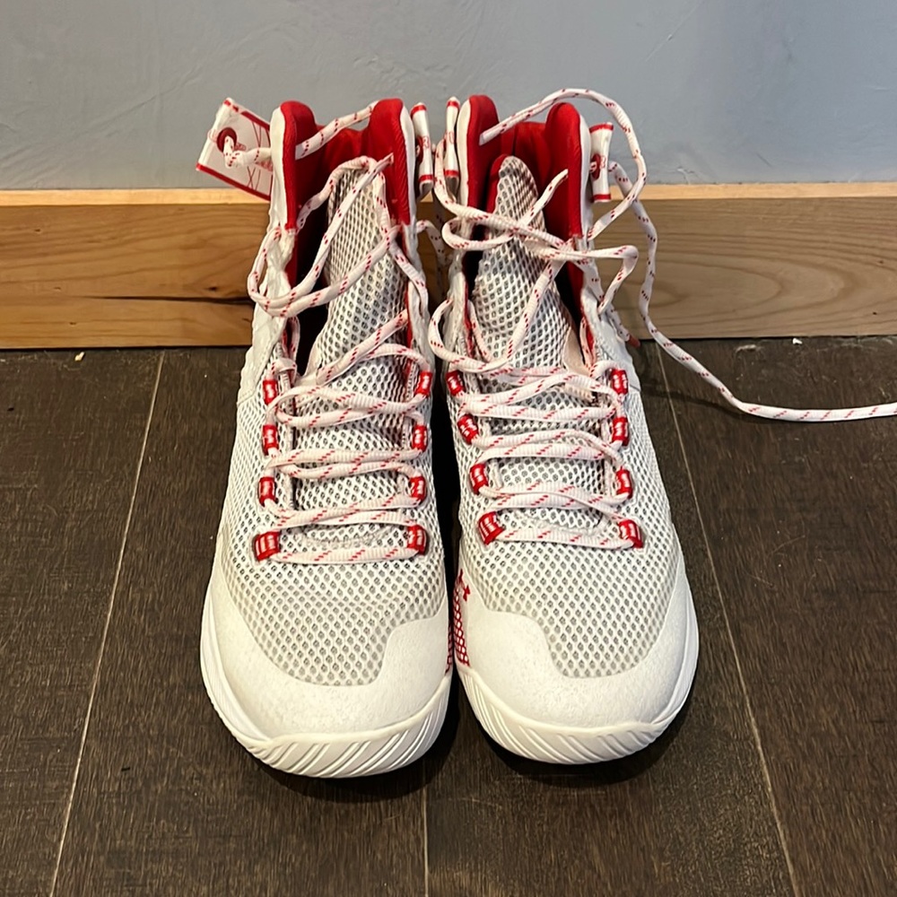 Volleyball shoes